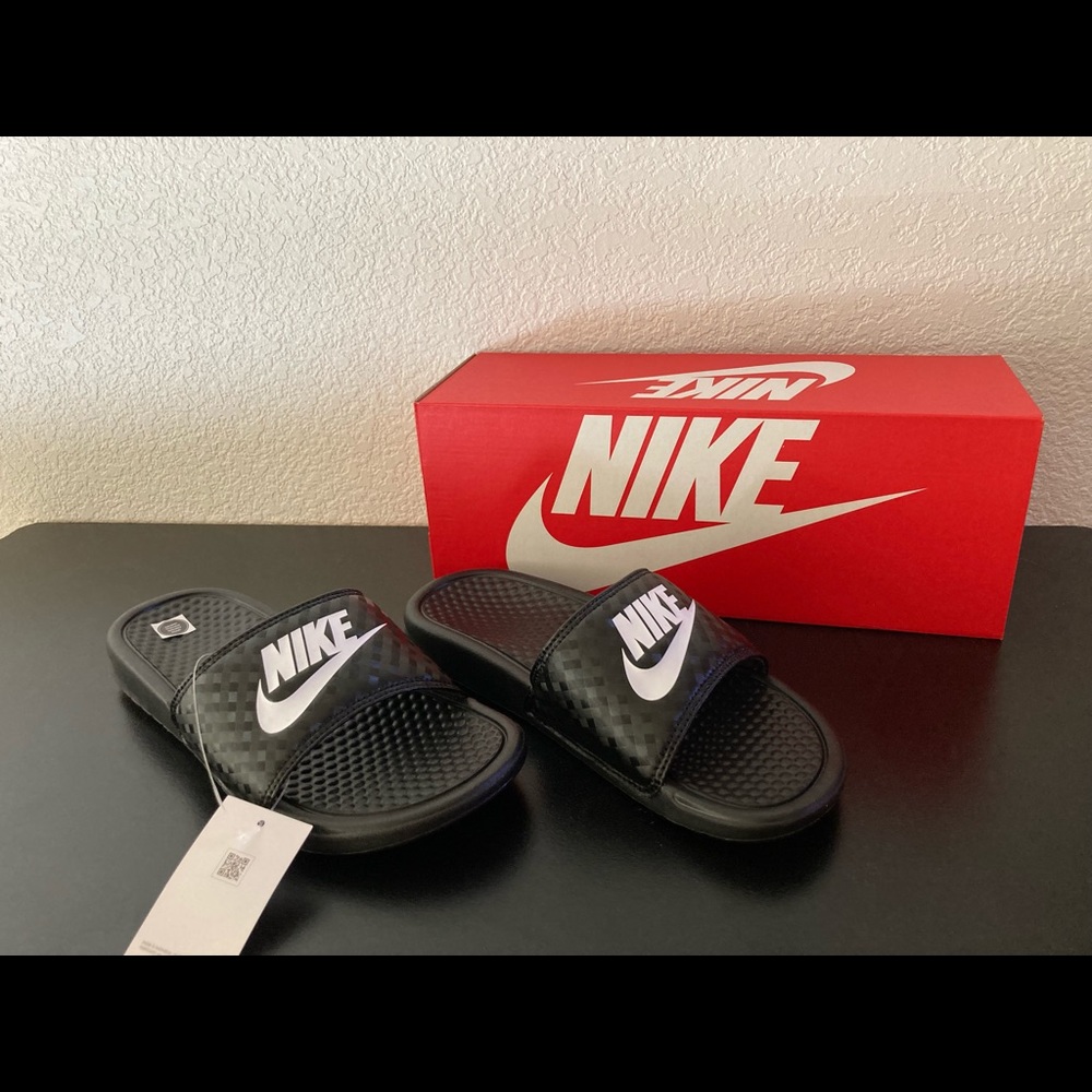 🔥 HP 🔥NEW NIKE BENASSI JDI SLIDES WOMENS SZ 6 9 343881 011 BLACK/WHITE BOX - Picture 4 of 7